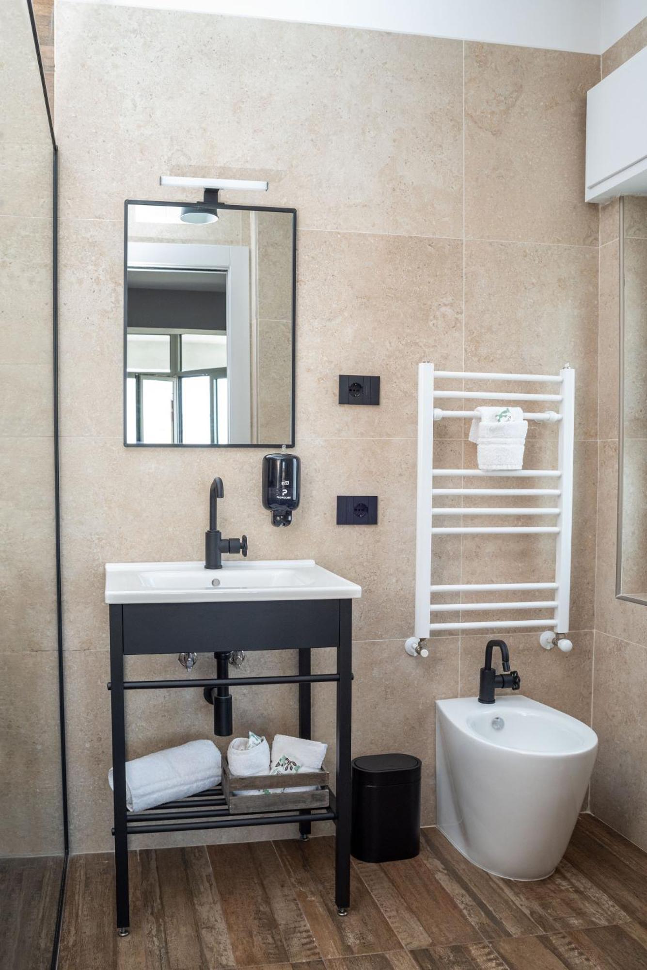 Pi'S Apartments Comfort & Chill San Nicola La Strada ภายนอก รูปภาพ